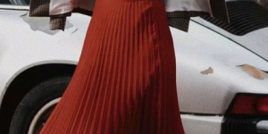 Don’t wear T-shirts with jeans (it’s popular this spring to wear them with a western style to reduce your age)