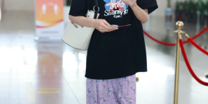 Don’t wear jeans with T-shirts this year (change to a floral skirt to look younger and be more fashionable)