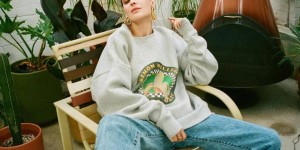 How to wear a sweatshirt to make your body look slimmer (wearing a sweatshirt this fall will look fashionable)