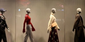 Which color to choose for your jacket (specific application of different tones in clothing color matching)