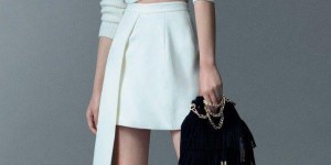 How to dress to look younger (try these 4 outfits to look younger without being naive)