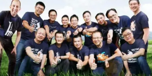 How to choose fabrics for cultural shirts (you have to know the benefits of customized cultural shirts)