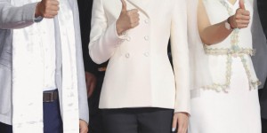 Paired with a printed white T-shirt, it looks refreshing and reduces your age (height 165cm makes your legs look longer)