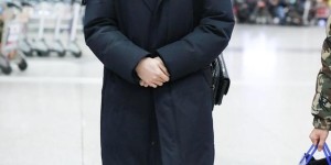 Men learn how to match them when wearing down jackets (it looks stylish and comfortable and makes your legs look longer)