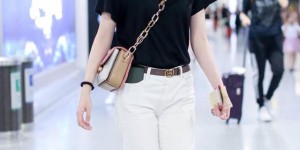 How to tuck a short-sleeved T-shirt into pants and look good (loose white pants and a T-shirt are simple, comfortable and elegant)