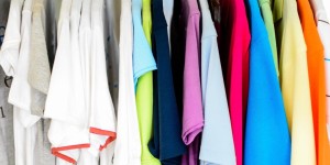 Should polo shirts be solid color or patterned (how to match polo shirt colors)
