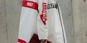 How to wear a sweatshirt with a loose feel (spring sweatshirts look better this way)