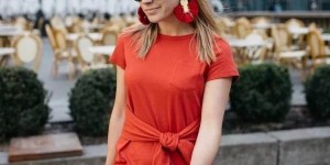 How to knot the corners of a T-shirt (the easiest way to tie a T-shirt with a knot at the bottom)