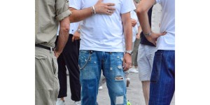 How many grams is the best T-shirt (how to choose a retro-style white T-shirt that suits you)