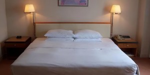 What kind of fabric is satin (what is satin cloth)