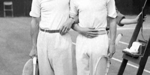 What are the ways to wear polo shirts (the key to wearing four ways to create a girly look is not expensive)