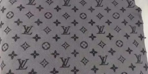 Is the flocking print easy to wash off (it is difficult to repair a large area of ​​flocking pattern that falls off after washing a T-shirt)