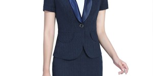 How working women match clothes in summer