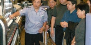 Inspiration from Japanese business attire: Let the people doing the work smile (pictures)