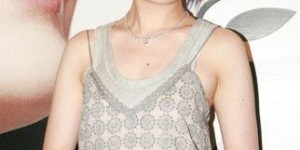 Learn from celebrities’ professional attire and look charming and feminine