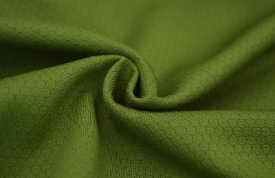 Is polyester fiber elastic? (Will polyester fiber be hot when worn in summer?)