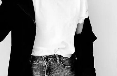 Which fabric is the best for short-sleeved T-shirts (Is it better to buy pure cotton or polyester-cotton T-shirts)