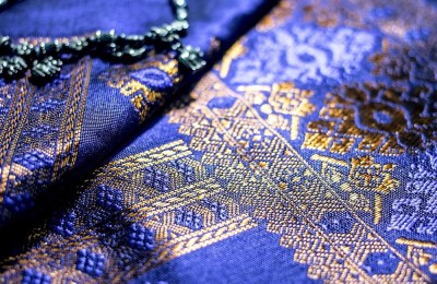 What kind of fabric is cloud brocade (what are its advantages and disadvantages)