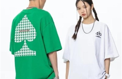 Green T-shirts are so fashionable and stylish to wear (green T-shirts can make you stunning)