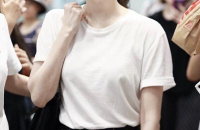 Do you really know how to wear a white T-shirt (4 simple and advanced matching ideas)