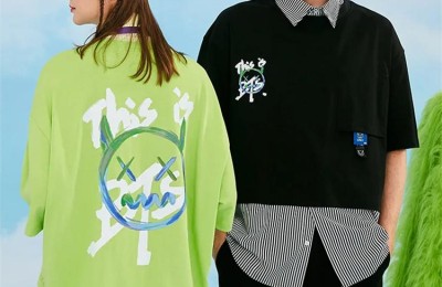 Versatile T-shirts are fashionable and age-reducing (flexible matching ensures a fresh look)