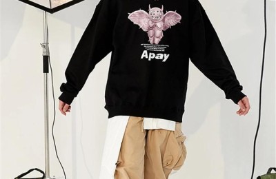 Those sweatshirts that I can’t help but want to buy (they’re simply not too good-looking)