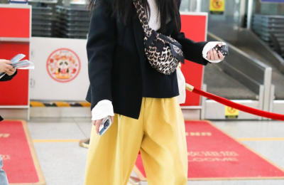 Wear a Polo skirt with narrow-leg pants (the body is round and the face is a bit stiff)