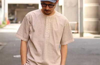 What is a T-shirt with a collar called (it is the first choice for masculine men)
