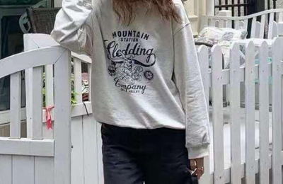 T-shirts are out of season (wearing sweatshirts becomes popular in autumn)