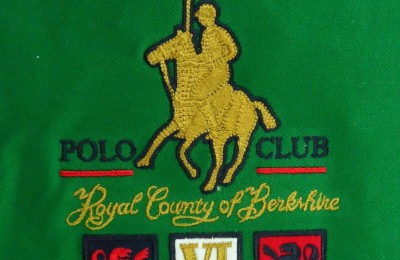 What is the process of customizing short-sleeved T-shirts (embroidery of customized LOGO patterns for cultural shirts)