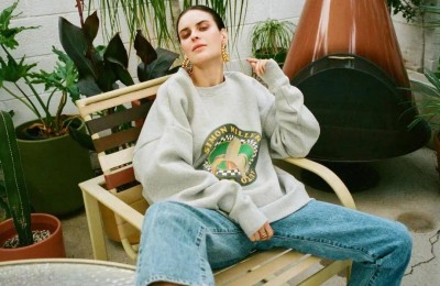 How to wear a sweatshirt to make your body look slimmer (wearing a sweatshirt this fall will look fashionable)