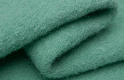What kinds of fabrics are there for clothes (what are their characteristics)
