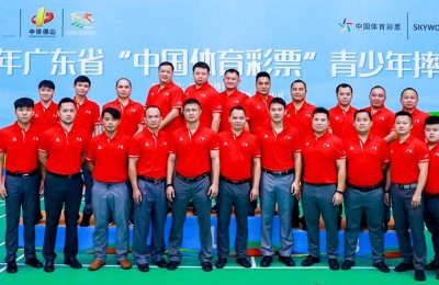 What are the characteristics of team clothing (where is the best place to customize group clothing)