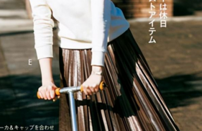 Don’t wear sweatshirts with trousers anymore (sweatshirt + fairy skirt makes you look younger and more fashionable)