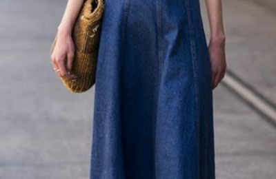 Summer cool combination T-shirt and denim skirt (make enough passers-by to turn heads)