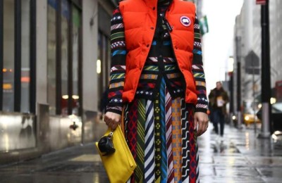 What colors of clothes are suitable for people with dark skin (never wear these 3 colors)