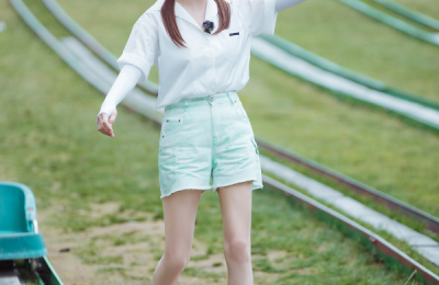 The skirt and sweatshirt all look very sweet (she looks a lot slimmer)