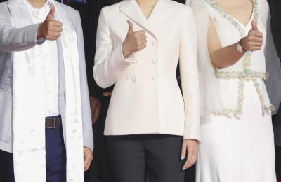 Paired with a printed white T-shirt, it looks refreshing and reduces your age (height 165cm makes your legs look longer)