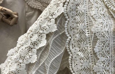 This is the most beautiful chiffon shirt with floral elements I have ever seen (sweet, fashionable and fairy-like)
