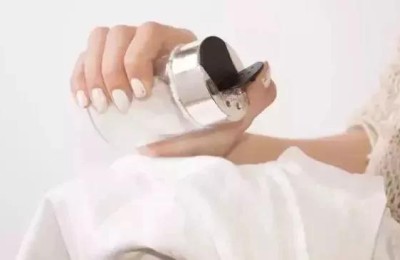 How to deal with yellowing of white clothes (as long as you use this stuff, it will be whiter than the new ones)