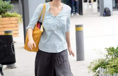 Even with a bad T-shirt and jeans, you still look like a big-name brand (change to a bob haircut to look younger)
