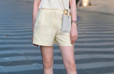 Should you tuck in your pants or not when wearing a T-shirt (let the street photos of Hangzhou girls tell you the answer)