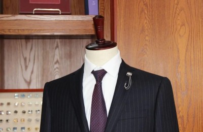 What kind of material is polyester blend (I can’t tell the difference from suit fabrics)
