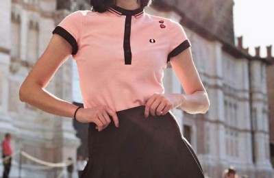 Which one looks better, a polo shirt or a t-shirt (a polo shirt is not only less tacky but also more versatile than a t-shirt)