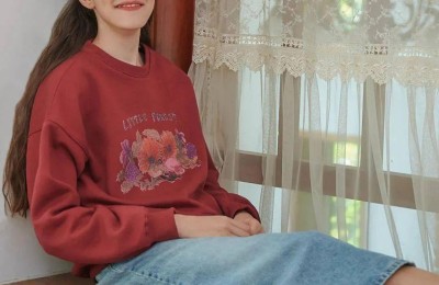 How to match sweatshirts to look better (these 4 sweatshirts look great when worn together)