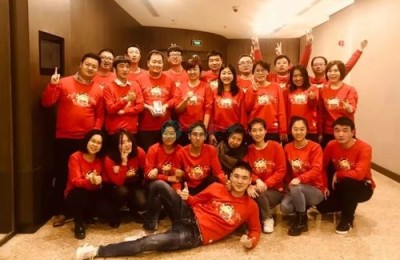 What clothes are suitable for team building (how to customize fashionable team building clothes)