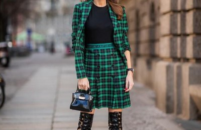 How to match the long T-shirt with the lower body (it looks too young and looks good with any combination)