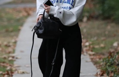 Are sweatshirts autumn wear? (These 4 sweatshirt outfits will make you a fashionista)