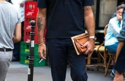 What pants look good with a polo shirt? (It looks good when paired with trousers, so it looks handsome and attractive)