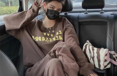 Which style of sweatshirt makes you look slim (thin and high-end but not like an internet celebrity)